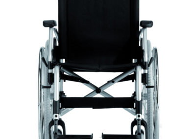 Wózek inwalidzki standardowy dla seniora Meyra Budget